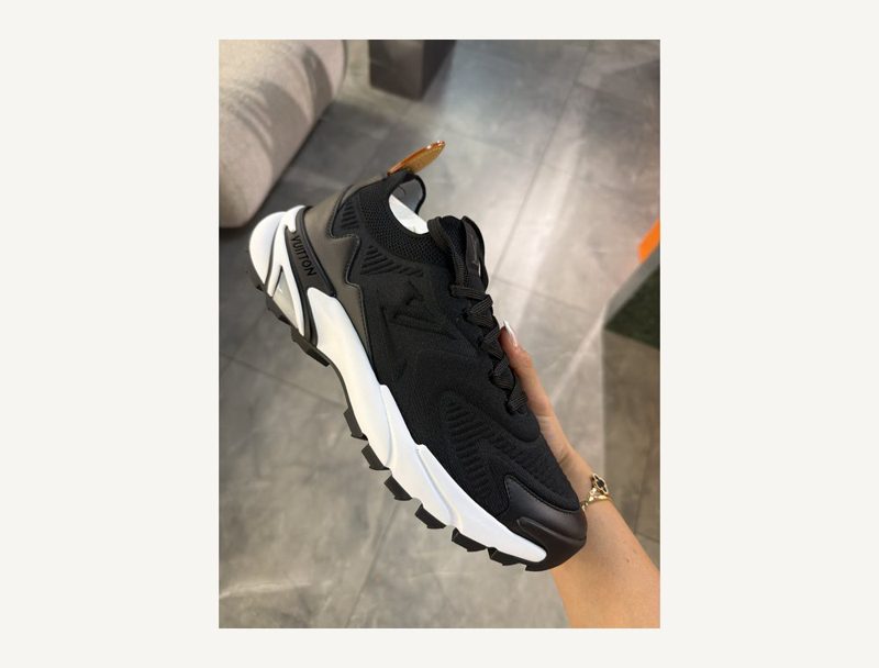 LOUIS VUITTON Louis Vuitton Tactics Sneaker — Black, 40